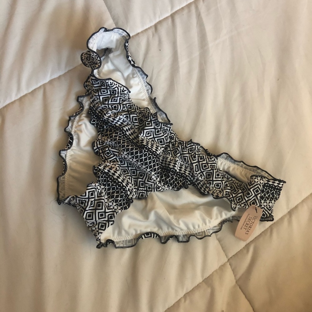 NWT Victoria’s Secret bikini bottoms